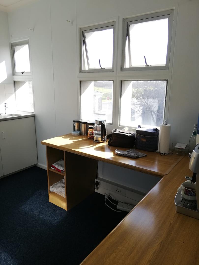 To Let Commercial Property for Rent in Pinelands Western Cape